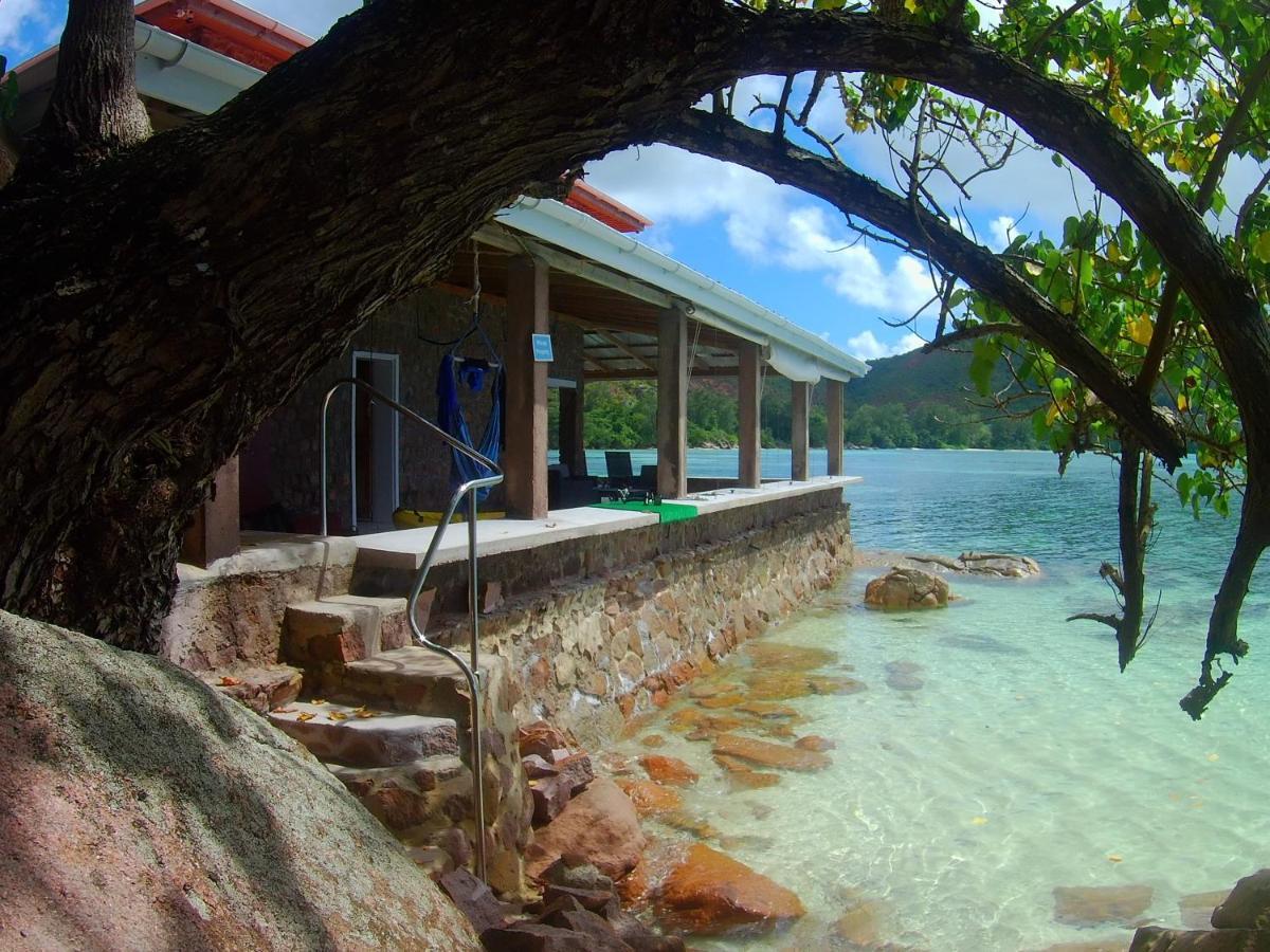 La Saline * Anse Volbert Village (Praslin)